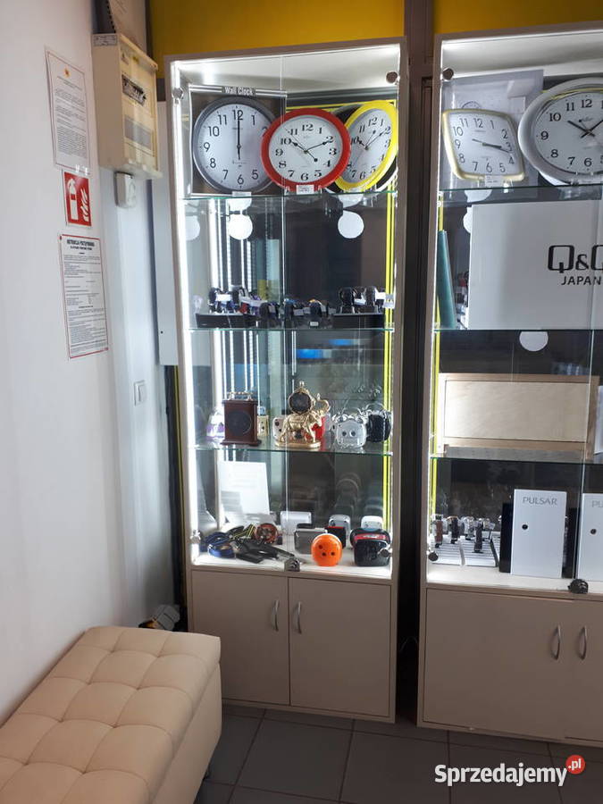 Gablota Gabloty Stoisko Ładne Beżowe Jasne Warszawa