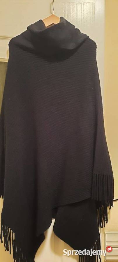 Dzianinowe ponczo z frędzlami na każdą sylwetkę Bez wzoru Lublin sprzedam
