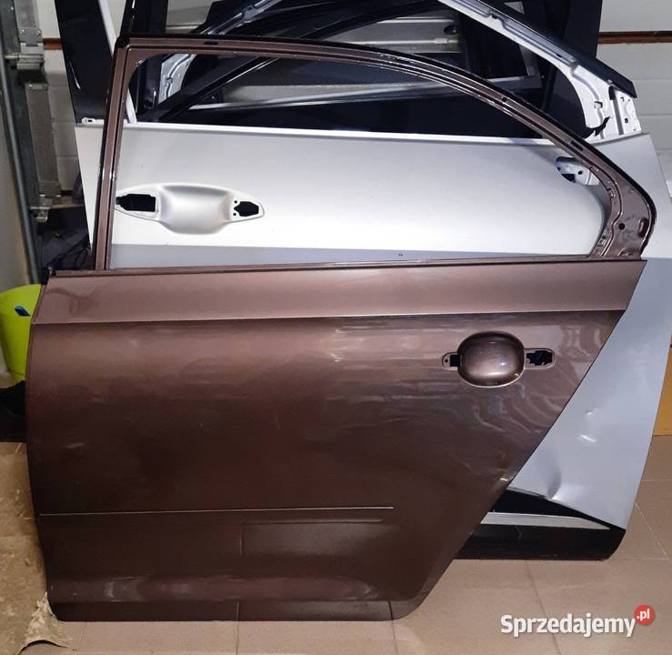 Drzwi lewe tylne lewy tyl skoda rapid brazowe