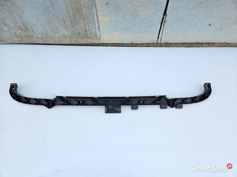 MASERATI GHIBLI ŚLIZG ŚRODKOWY ZDERZAKA TYŁ Międzychód