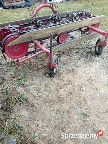 Przegrabiarka tasmowa nowy typ Okazja Zgrabiarki i przetrząsacze Skronina