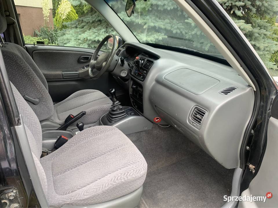 Suzuki Grand Vitara 2000r 20 TD 87 czarny Turek