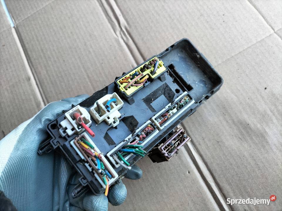 Volvo V40 S40 SKRZYNKA BSI BEZPIECZNIKÓW Części samochodowe