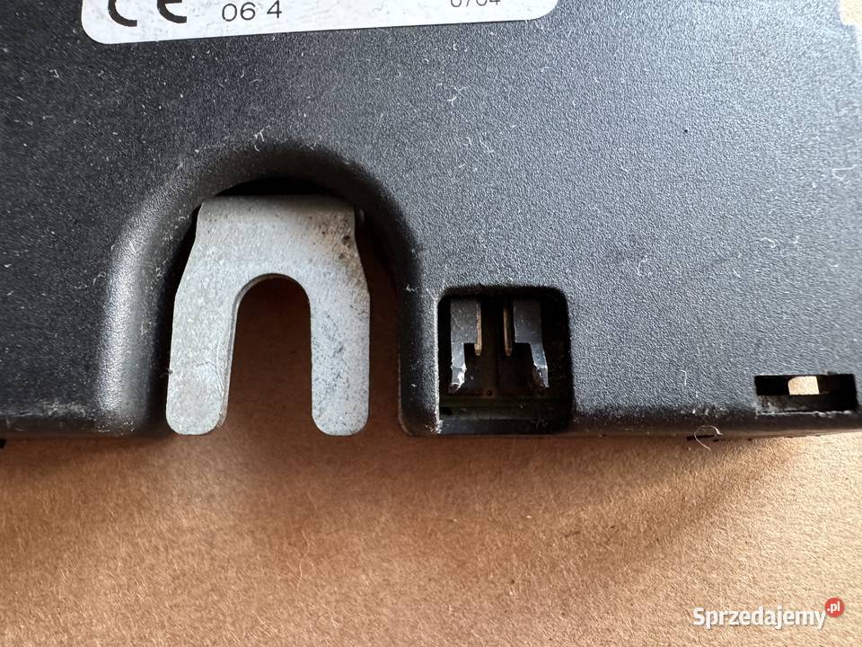 8P0035225 D AUDI A3 8P WZMACNIACZ ANTENY Kłodzko