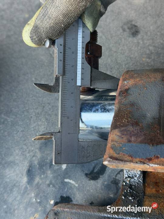 Kaup siłownik hydrauliczny lewy Antonie sprzedam