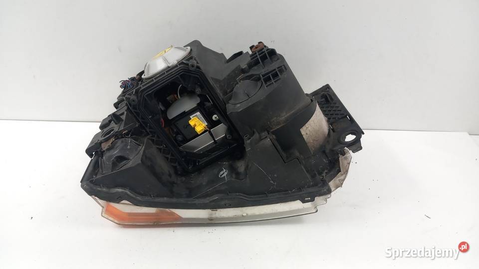 LAND ROVER DISCOVERY III L319 LAMPA PRZÓD LEWA osobowe Zbierkowo