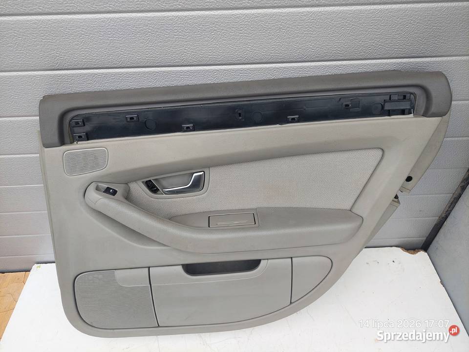 AUDI A8 D3 42 TDI 0510 TAPICERKA DRZWI PRAWA TYL Wyposażenie wnętrza Włoszczowa