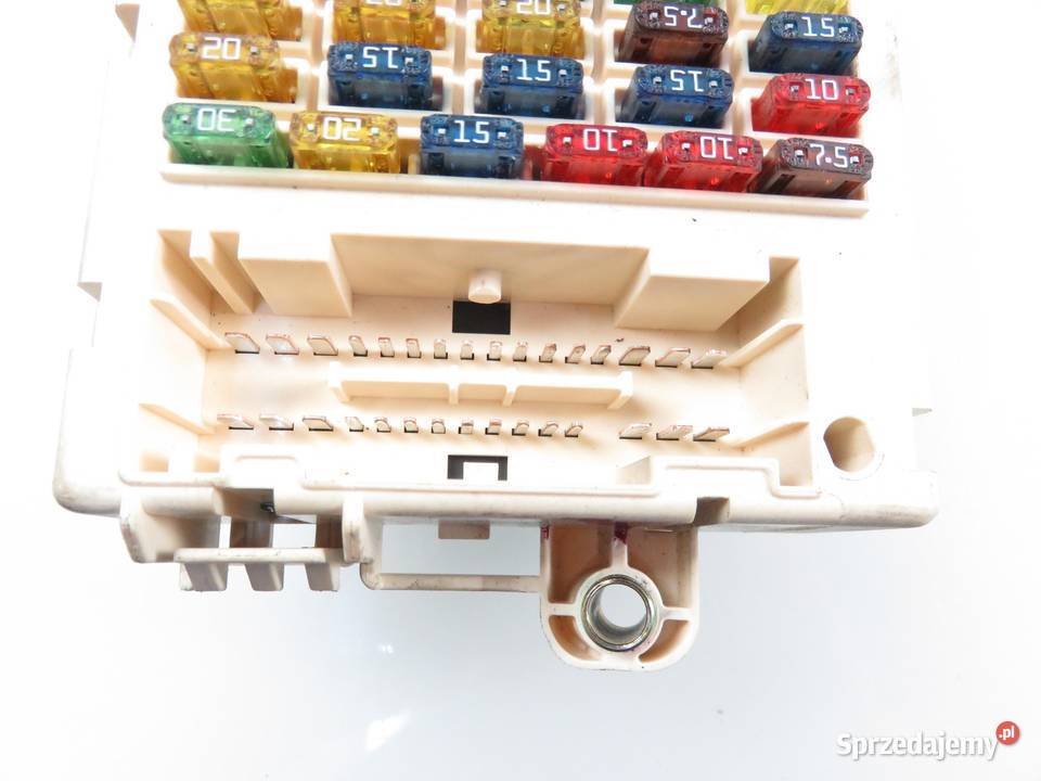 BSI ALFA ROMEO 147 937 19 JTD 46558758 osobowe Skrzynki bezpieczników sprzedam