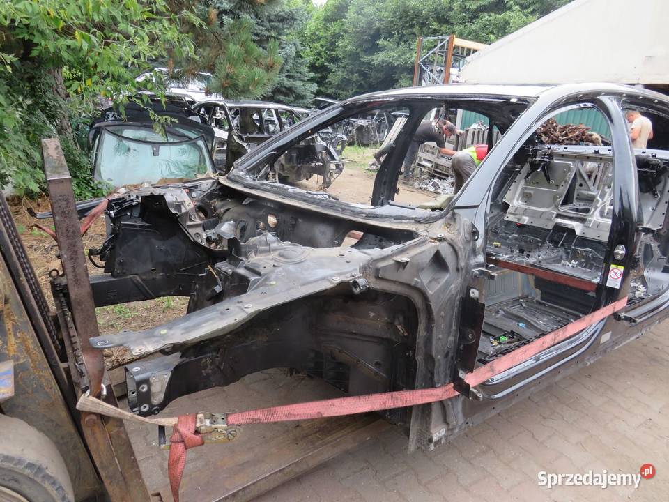 ĆWIARTKA PODŁUŻNICA LEWY PRZÓD LZ9Y AUDI A8 D4