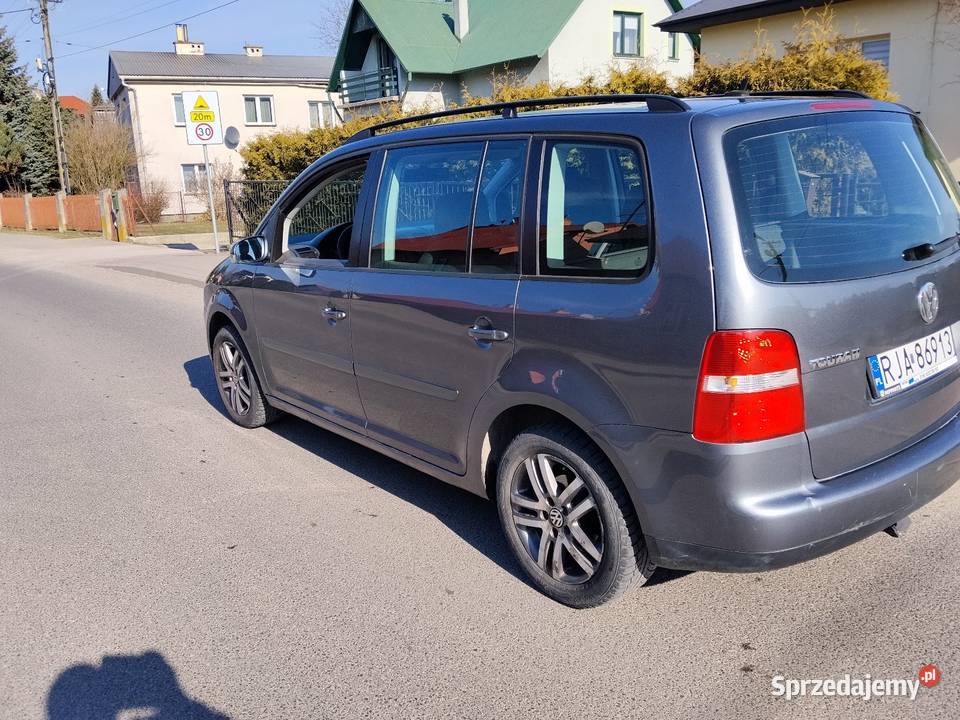 VW Touran 2005 16 benzyna