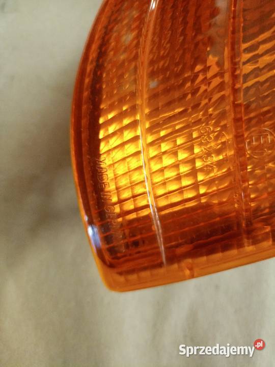 Kierunkowskaz prawy przód Mercedes R 129 osobowe Części samochodowe