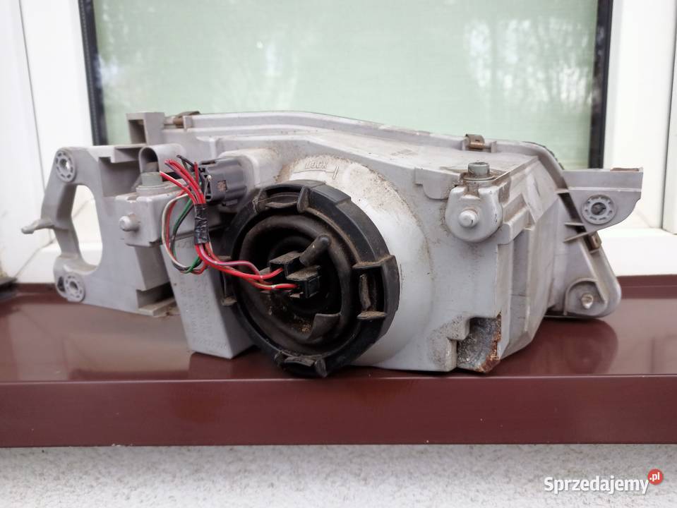 Mazda 323F BJ lampa przednia lewa reflektor łódzkie Sieradz