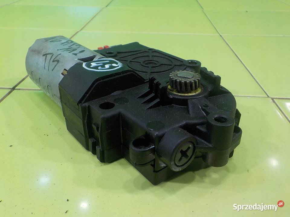 JAGUAR XE 20 D 15r SEDAN 4D silniczek Wyposażenie elektryczne Suków