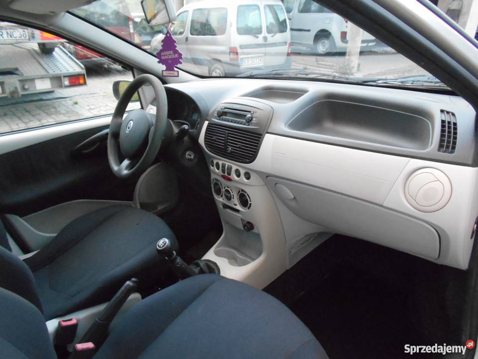 Fiat Punto 12 8V biały środek 2004r KLIMA Zdrowy Iwkowa sprzedam