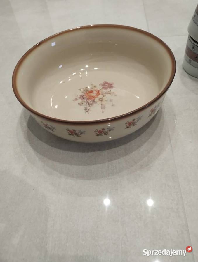 Zestaw filiżanek i talerzy Olsztyn