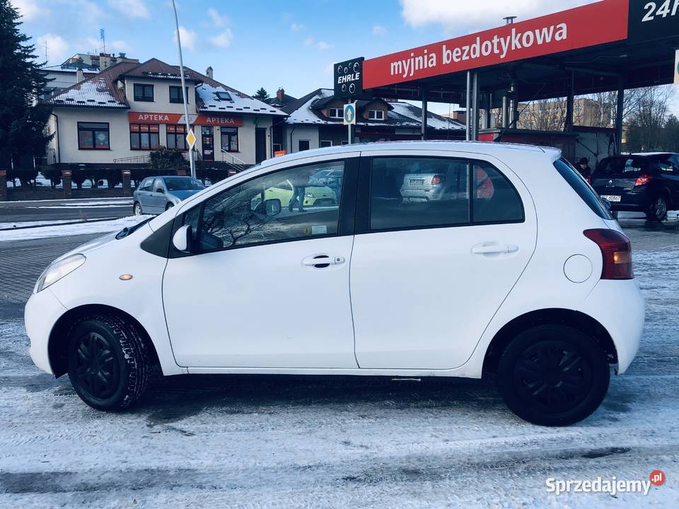 Toyota Yaris II 10VVTi 69 Biały akrylowy Yaris Przeworsk sprzedam