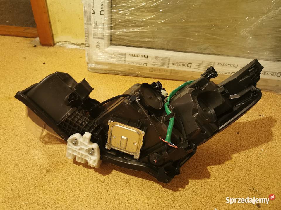 LAMPA PRAWA REFLEKTOR NISSAN LEAF II 17 FULL LED Pielgrzymka