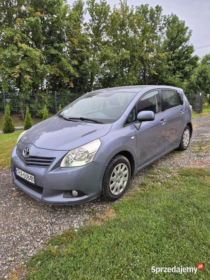 Toyota Verso 20 D4D 126 2010 Klimatyzacja szary Celiny
