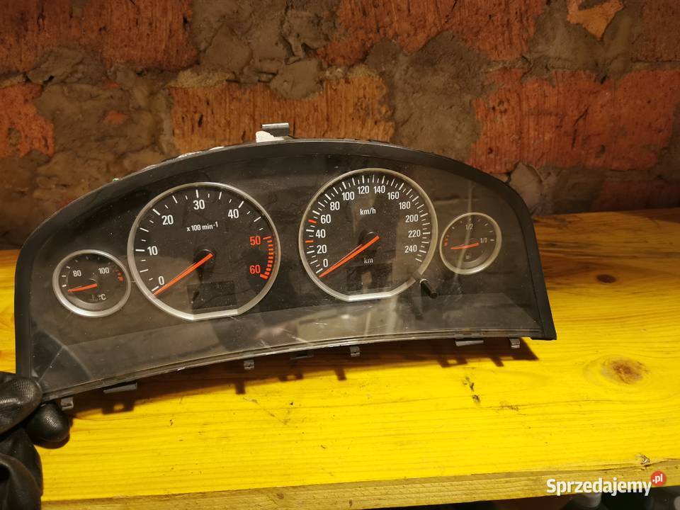 Licznik Opel Vectra C 30 v6 CDTi 13165960MG osobowe Tarnów