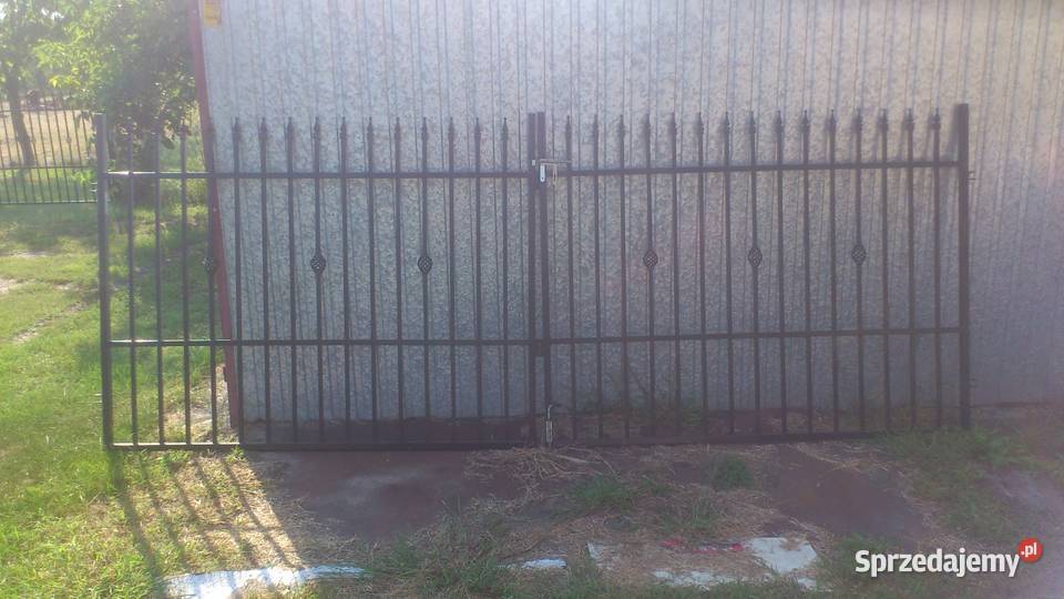 brama dwuskrzydłowa LAURA Sobienie-Jeziory