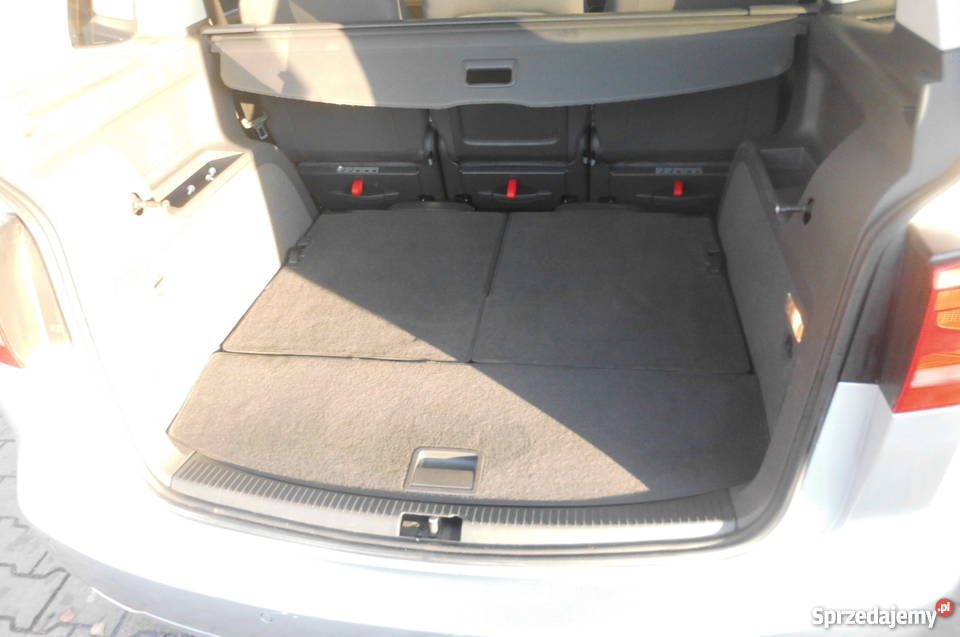 WYKŁADZINA BAGAŻNIKA VW TOURAN z 2011r NOWA tapicerki samochodowe Warszawa sprzedam