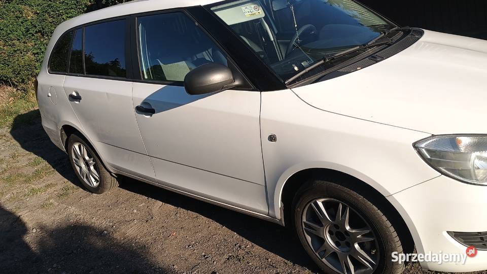 Sprzedam Skodę fabie 2 lift 2014 salon 16tdi Rok produkcji 2014 Škoda wielkopolskie