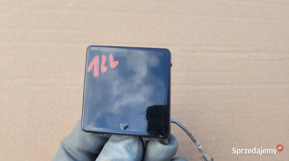 MERCEDES CKLASA W203 ZAŚLEPKA HAKA ZDERZAKA TYŁ Karoseria