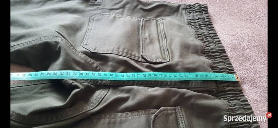 Spodnie męskie Cropp Joggery Slim zielone khaki Nysa
