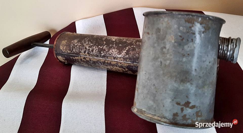 Opryskiwacz z lat PRL produkcji ZAGD w Krakowie Ostrów Wielkopolski