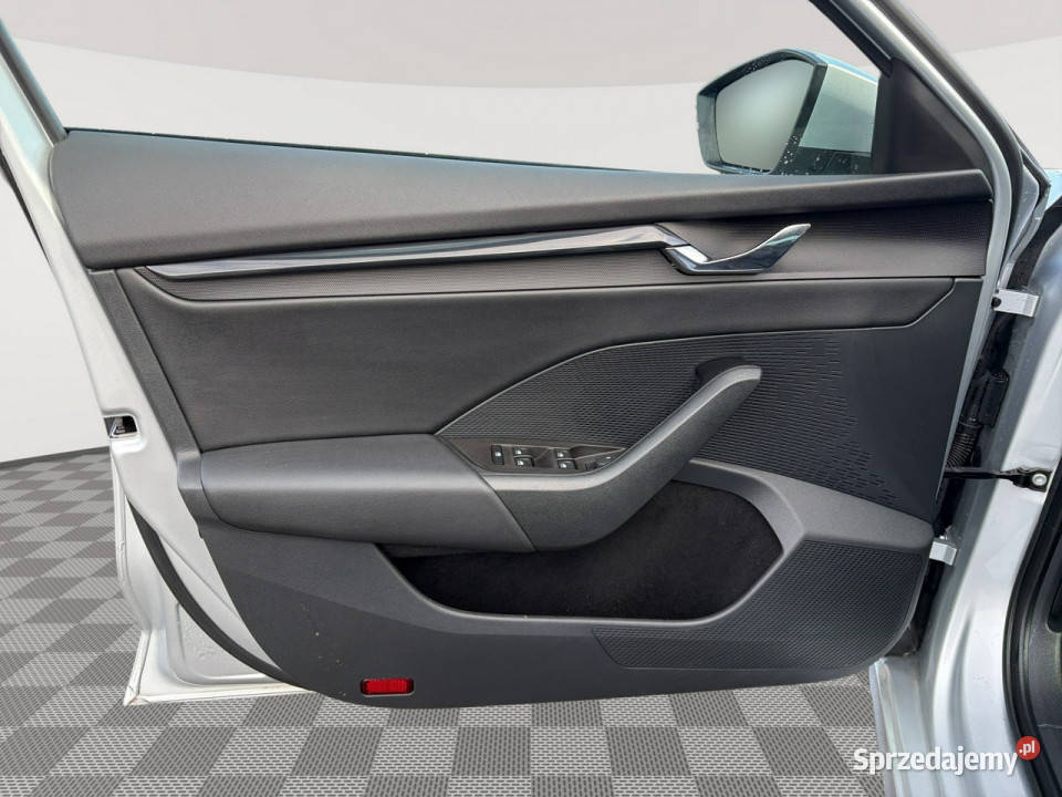 koda Octavia GD6J36815 TSI Ambition Kcofania LED isofix Pępowo