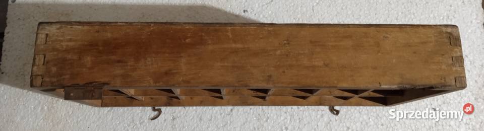 Stare drewniane pudełko z przegrodami Łódź