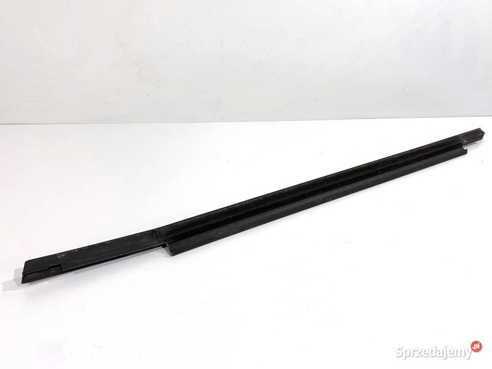 LISTWA ZGARNIAJĄCA TYŁ LEWY AUDI A4 B8