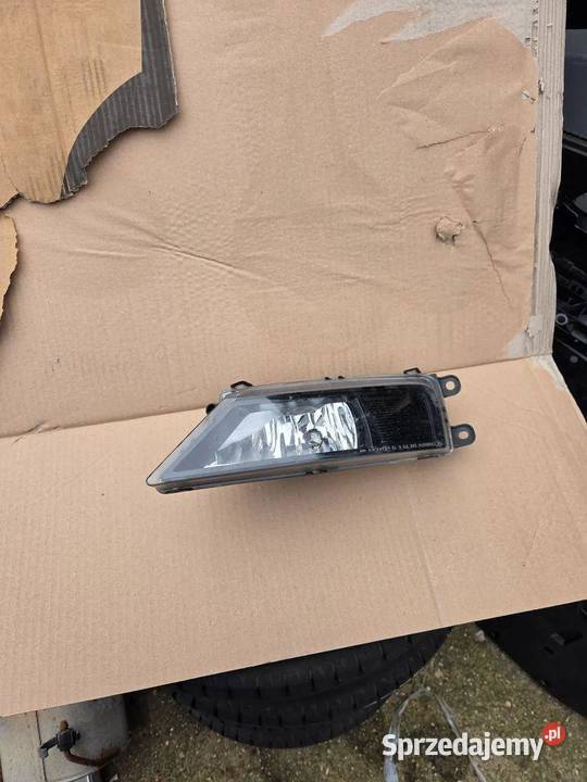 Halogen prawy VW Tiguan II 5NA941700B