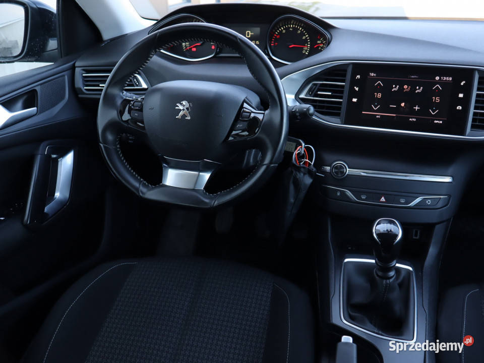 Peugeot 308 12 PureTech Zabrze