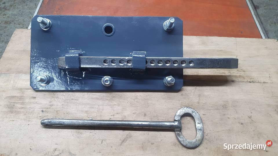 Zasuwa zamek do garażu piwnicy altany