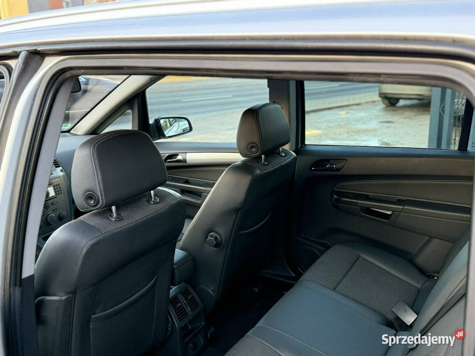 Opel Zafira srebrny Częstochowa