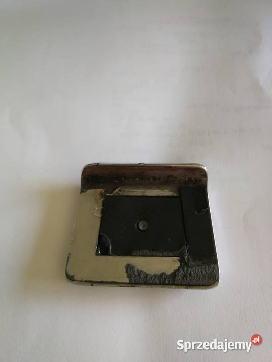 Emblemat na gril samochodu Jaguar