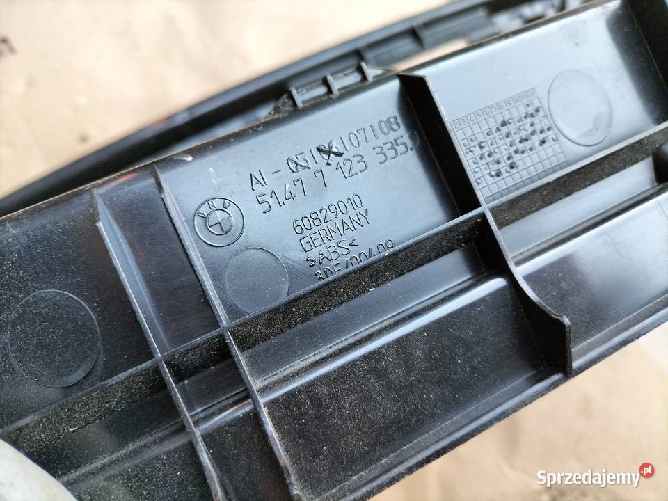 BMW 1 E87 NAKŁADKA OSŁONA RYGLA ZAMKA BAGAŻNIKA osobowe Kamień-Kolonia