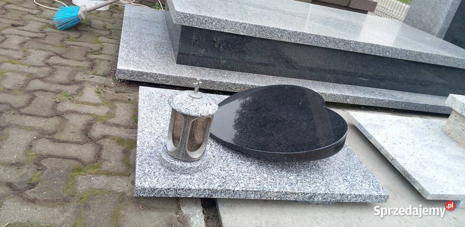 Serce z granitu na nagrobek urna Strzegom