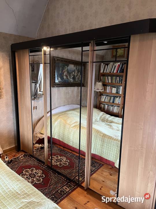 Duża trzyczęściowa przesuwana szafa z lustrem 60cm pomorskie Sopot