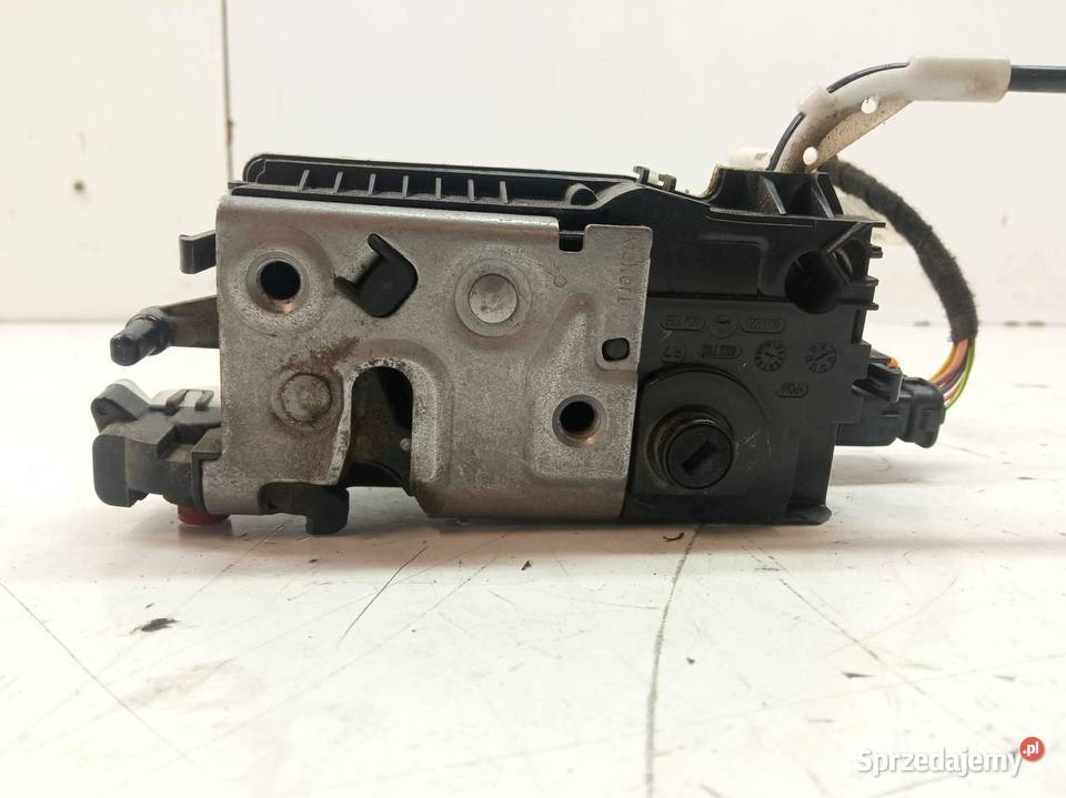 ZAMEK DRZWI TYŁ PRAWY EU 9812501180 Peugeot 208 Zamki, wkładki i kluczyki