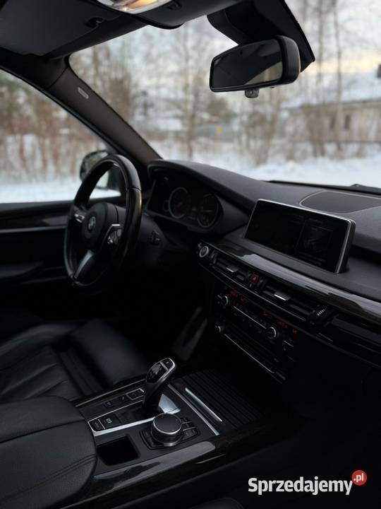Bmw X5 F15 Salon bezwypadek przebieg 120 seewis światła do jazdy dziennej lubelskie Tomaszów Lubelski sprzedam