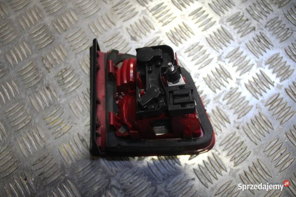 LAMPA KLAPY PRAWY TYŁ CITROEN C5 III X7