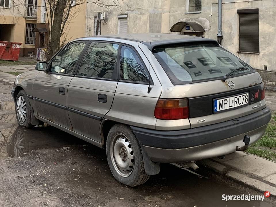 Opel Astra F 1996 r 16 benzyna Na chodzie Hak