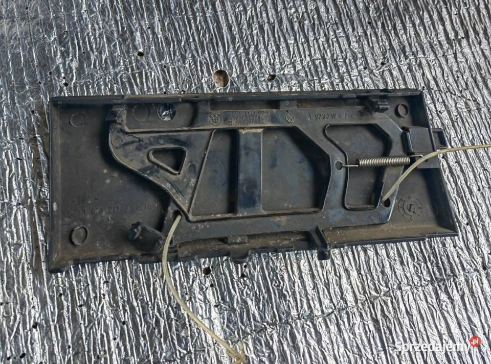 Zaślepka zderzaka przedniego BMW e34 oryginał