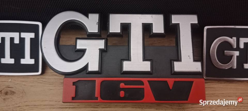 Oryginalne emblematy GTI 16v plus dwa w błotniki Lublin