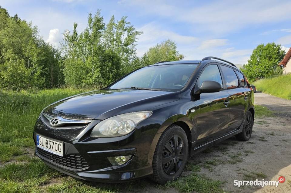 Hyundai i30 CW 14 2011r przebieg 176 000 Rok produkcji 2011 Ruda Śląska sprzedam