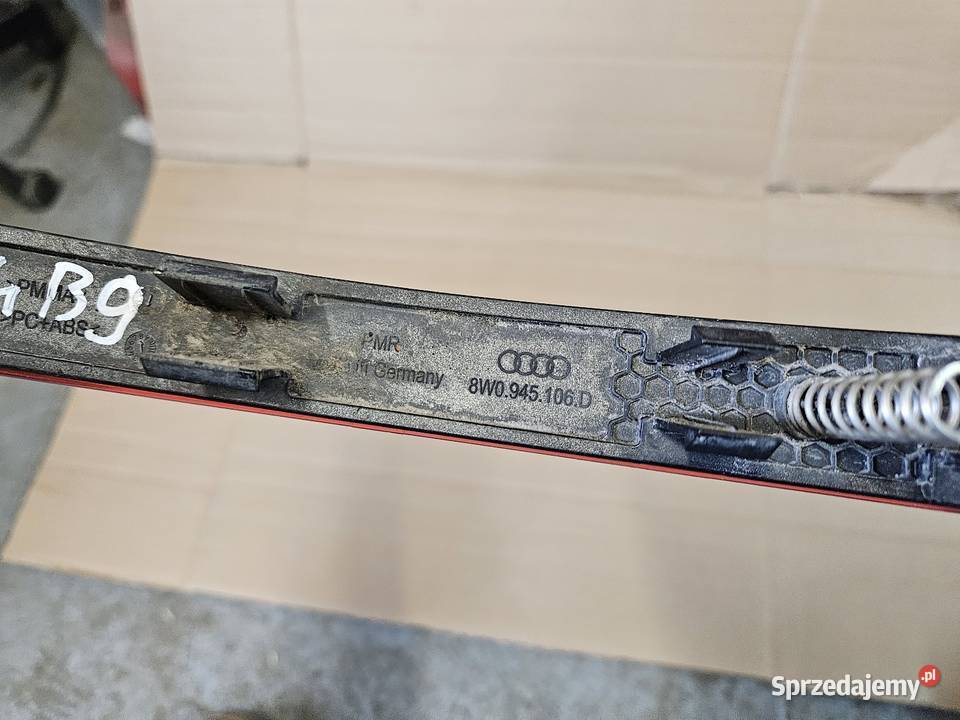 AUDI A4 B9 ODBLASK PRAWY ZDERZAKA TYŁ 8W0945106D Międzychód