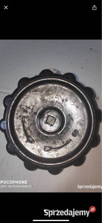 pokrętło z regulatora napięcia z widocznymi Gliwice