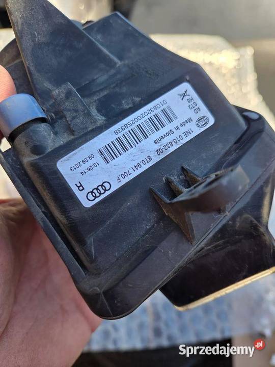 Halogen prawy Audi A5 8T 8T0941700F osobowe Światła do jazdy dziennej DRL